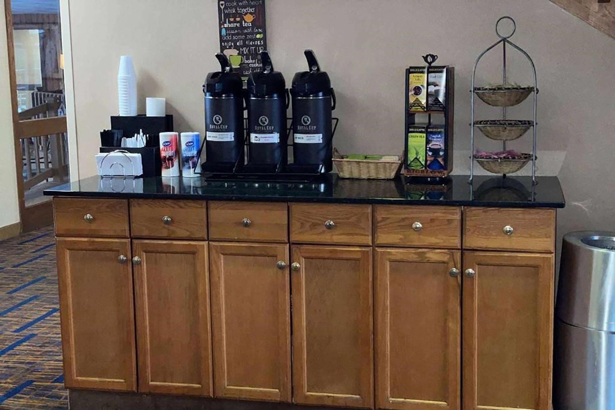 Howard Johnson By Wyndham Inn Merrillville
