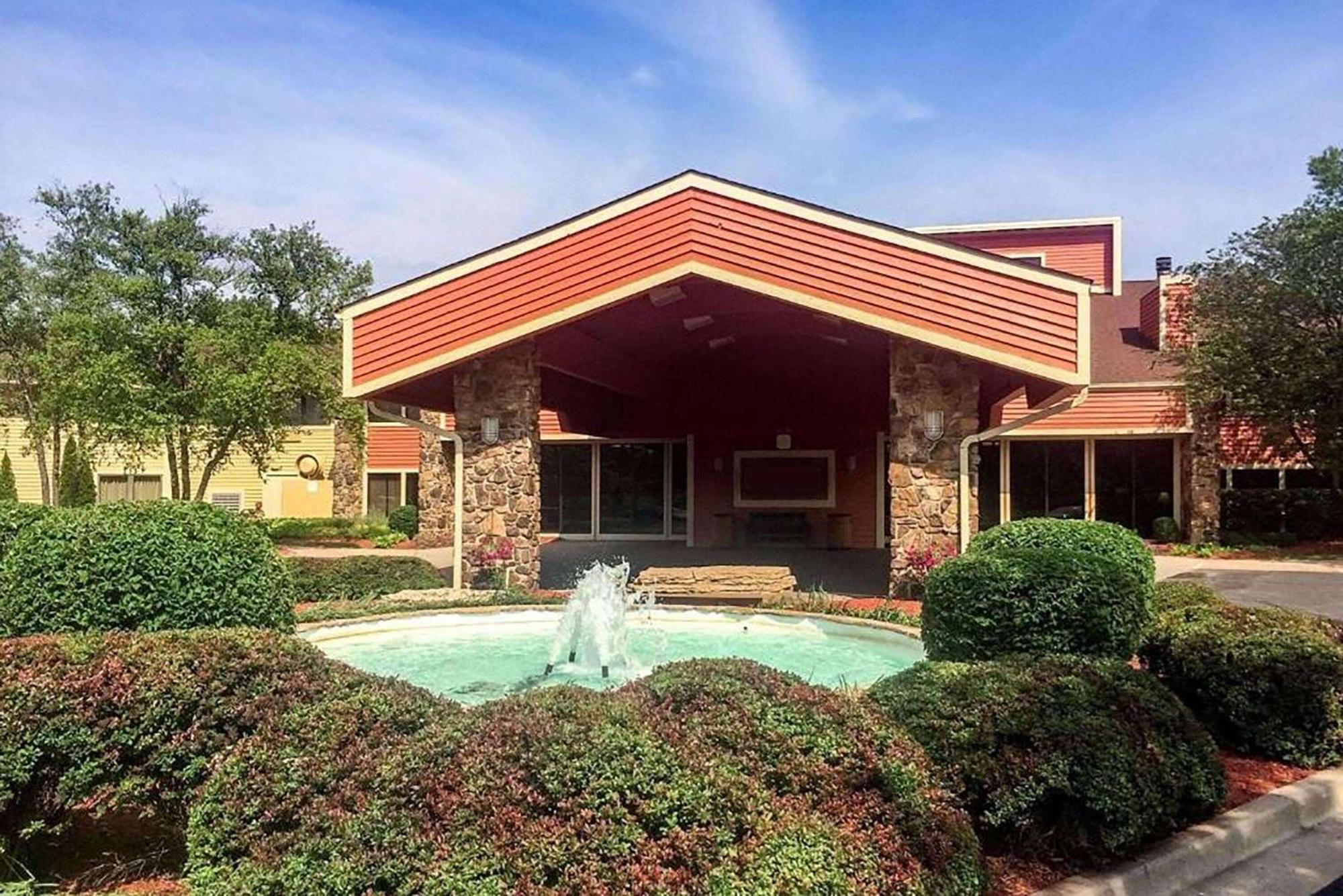 Howard Johnson By Wyndham 3*